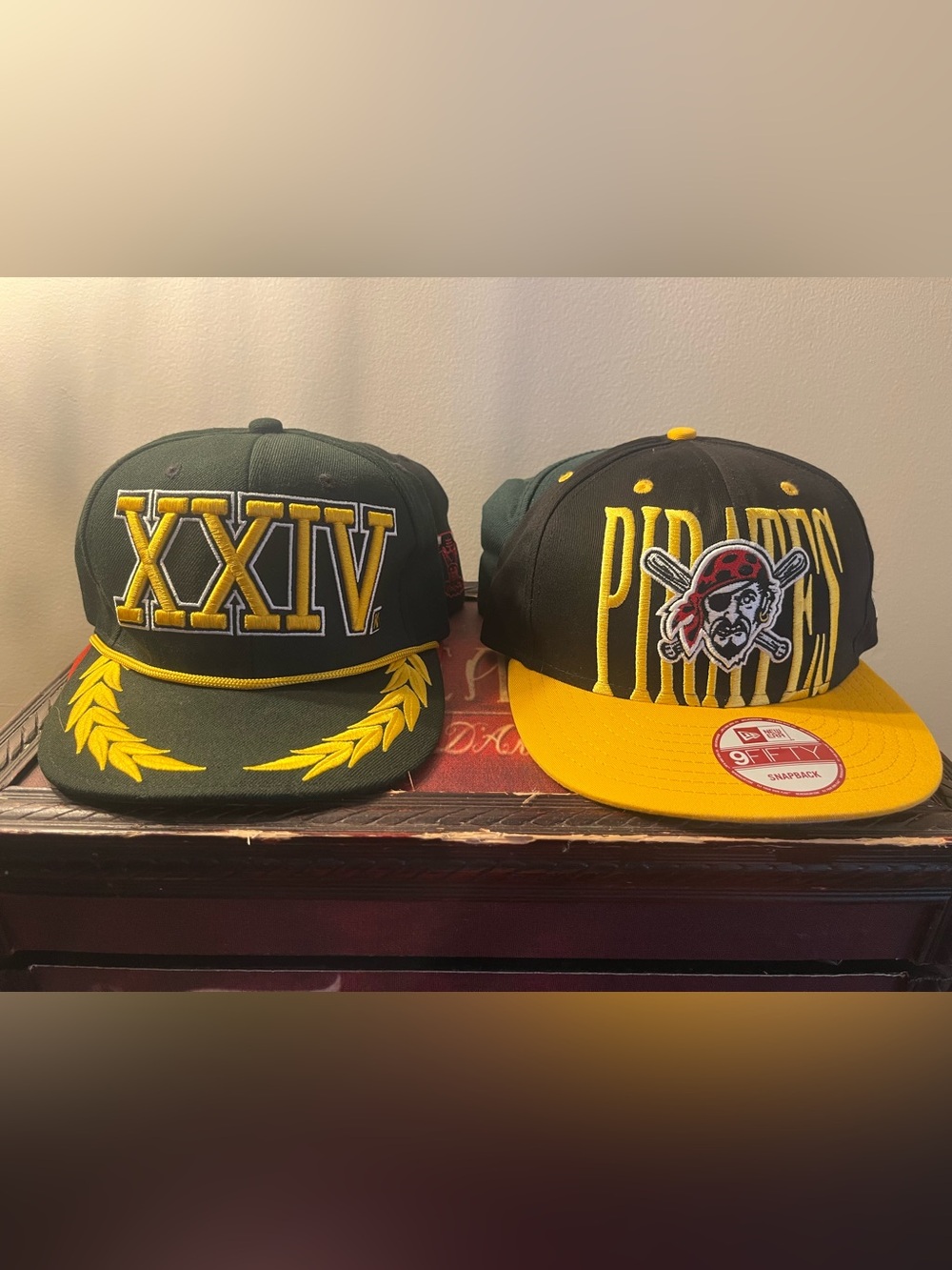 LIKE NEW Set of 4 Snapbacks - Packers, Bulls, Pirates, Bruno Mars Tour
